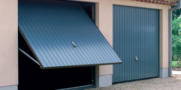 Porte de garage à Lyon installé par nos soins